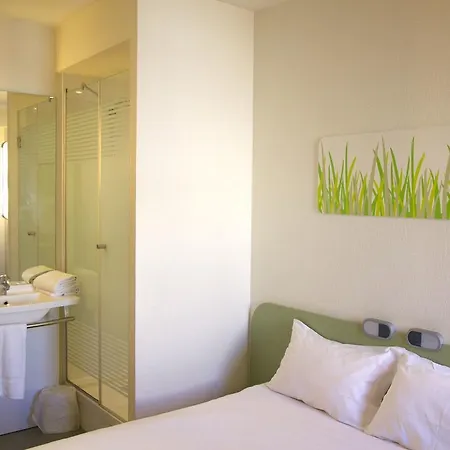 Ibis Budget Centre Hotel 2*